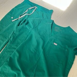 Figs Women's Green Scrub Set